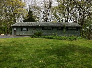 555 Oak Hill Rd, North Kingstown, RI 02852
