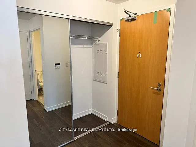 11 Wellesley St W #708 — Photo 3