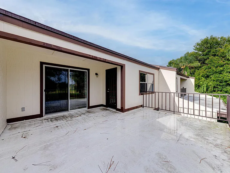 1241 Saint Andrews Dr — Photo 29