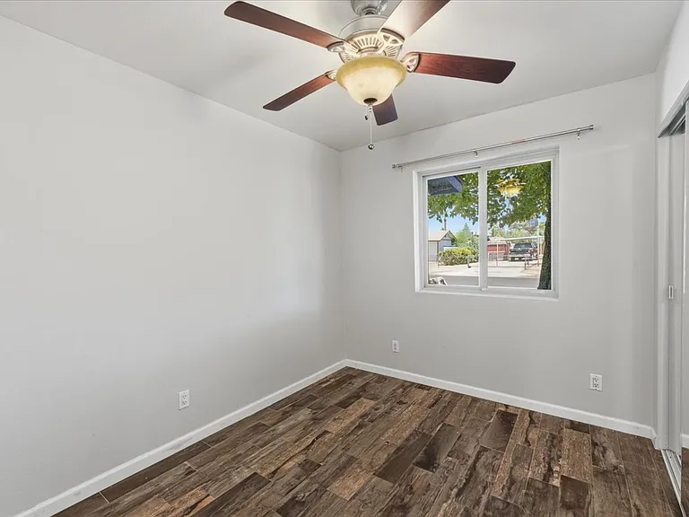 1433 E Windsor Ave — Photo 20