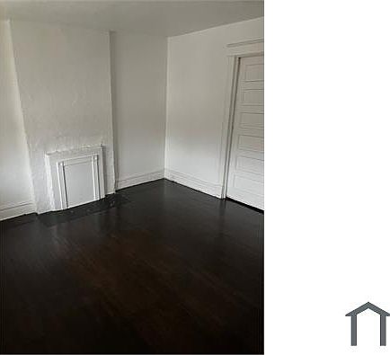 1st image of 1315A Marcus Ave #A