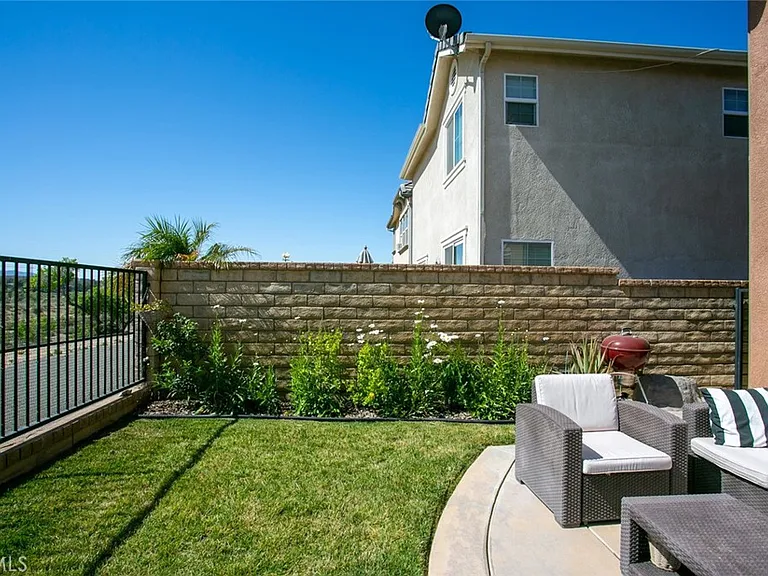 29208 Dakota Dr — Photo 38