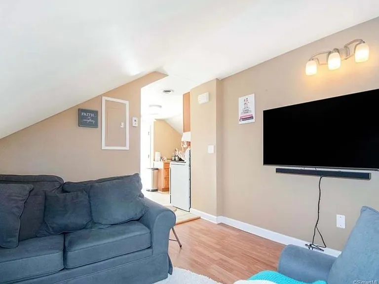 40 E Thorme St #3 — Photo 5