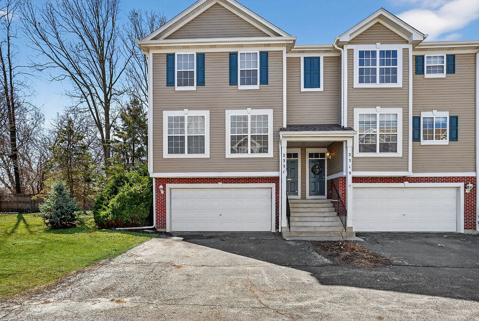 2321 Hudson Cir photo 1