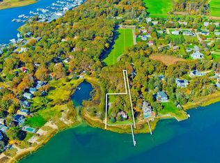 105 Jacobs Pl, Riverhead, NY 11901