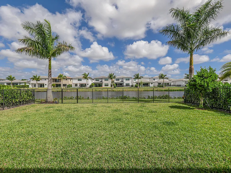 8283 Royal County Down Rd — Photo 62