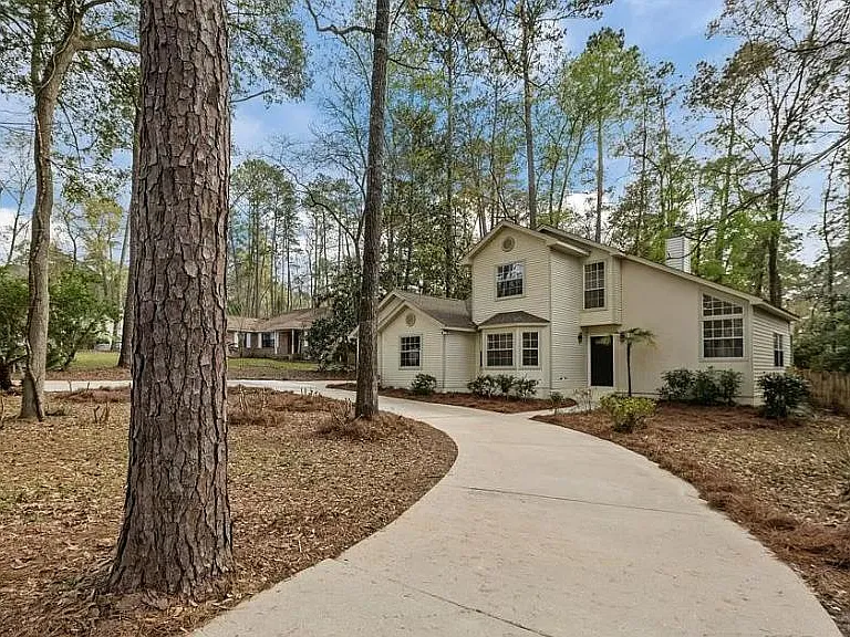 1661 Copperfield Cir — Photo 2