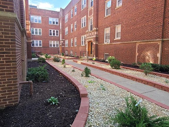 3rd image of 4827 N Wolcott Ave #4831-2B