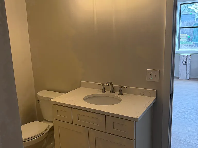 1568 Lonsdale Ave #1 — Photo 7