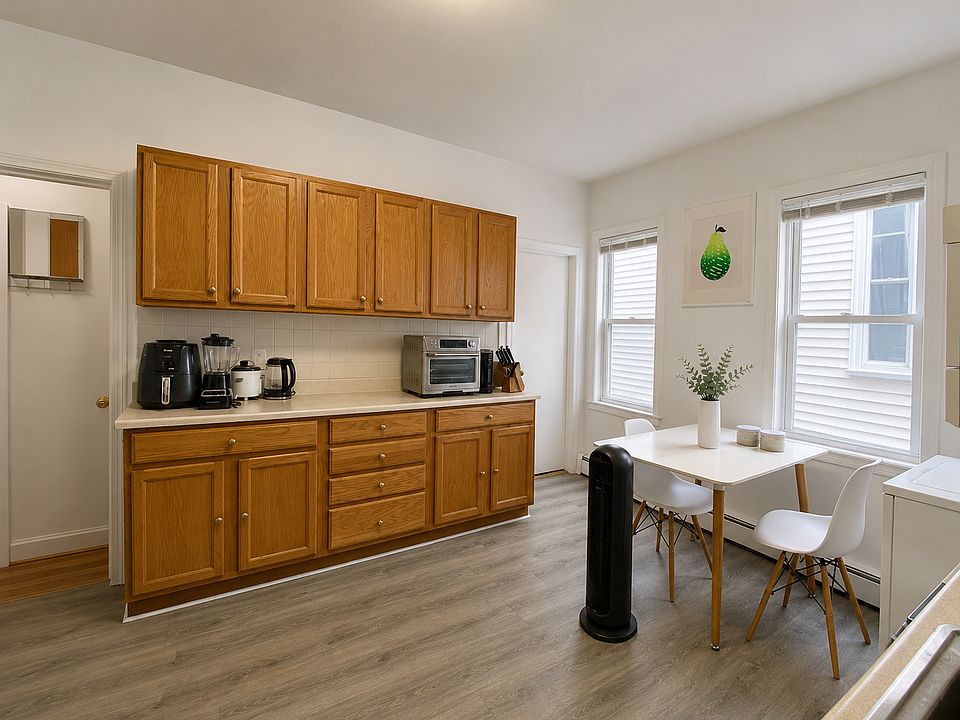 1st image of 87 Winter St #1