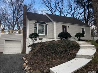 33 Cannon Ct, Huntington, NY