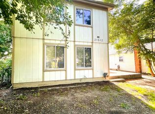 21512 Ontaga St, Farmington, MI 48336