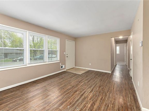 5th image of 7614 E 113th St