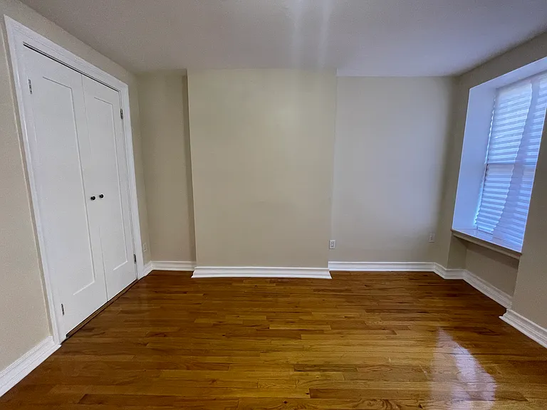 248 W 20th St #B1 — Photo 10