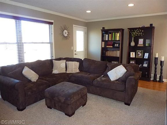 3rd image of 2566 Eastlake Ct SW