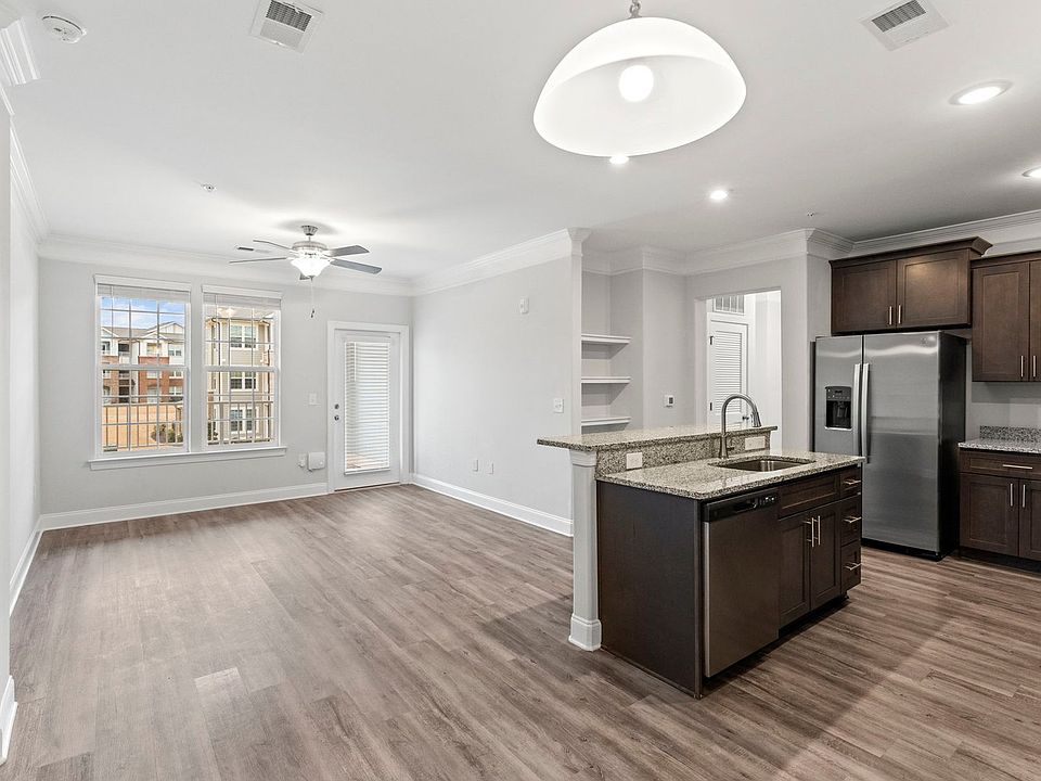 Modern ktichen and spacious living area