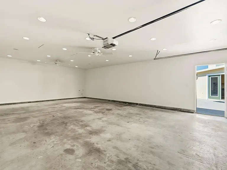 1677 Sandos St — Photo 33