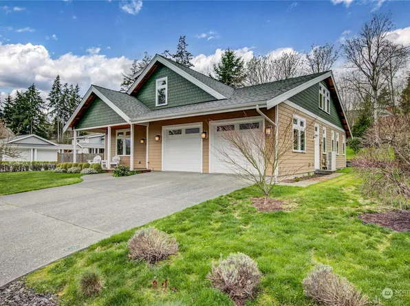 637 Willa Lane NE, Bainbridge Island, WA 98110