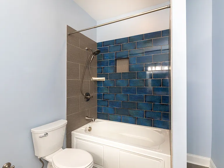 Primary Bathroom (Ensuite)