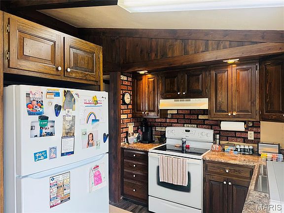 4th image of 10 Ridgewood Dr