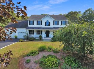 8 Oak Hollow Ln, Charlestown, RI 02813