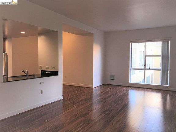 3rd image of 585 9th St Unit 626