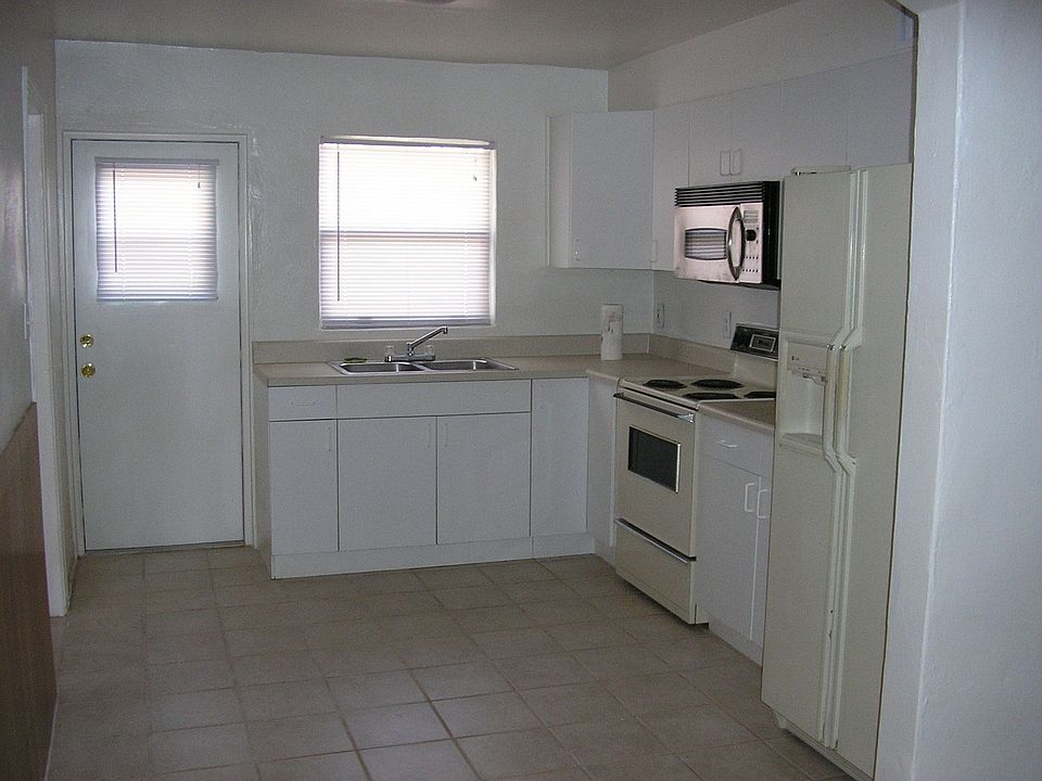2nd image of 249 Poe Ave