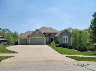 1311 Timber Ridge Ct, Liberty, MO 64068