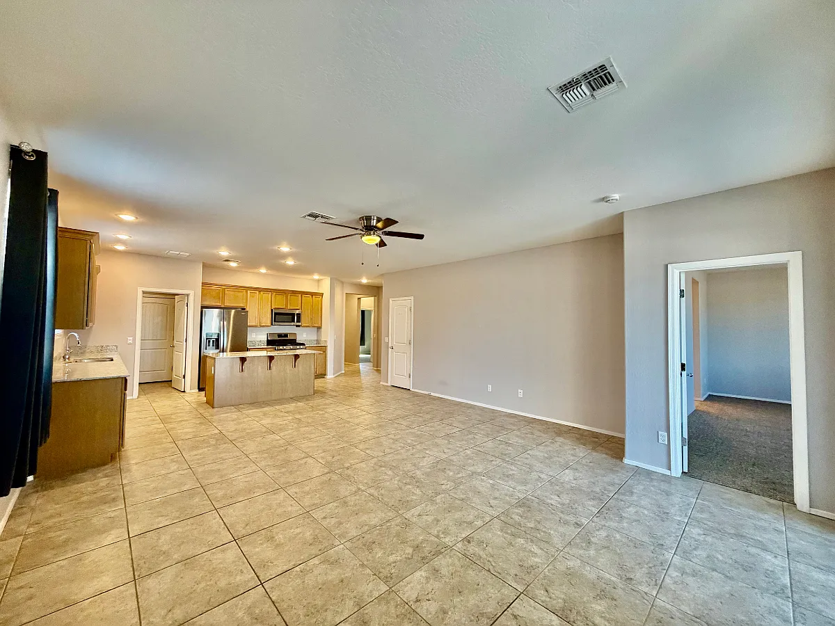 3 bed, 2.0 bath, 1562 sqft, $1,899 — Photo 3