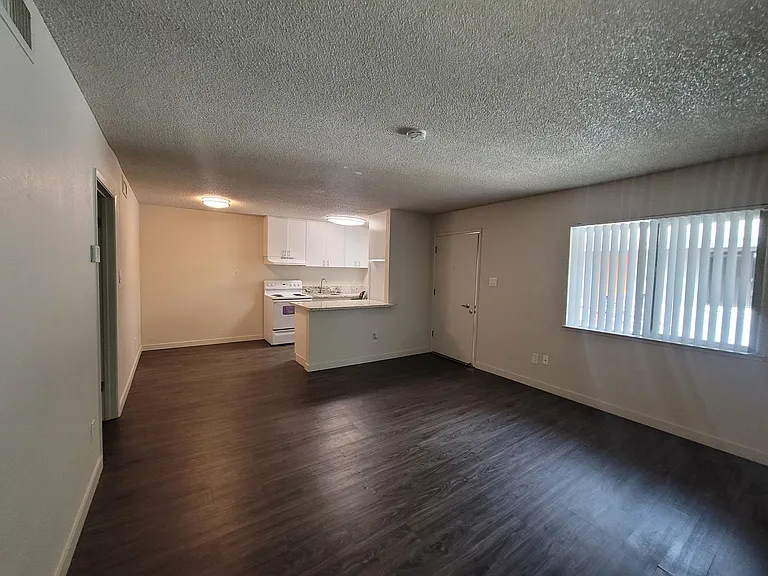 Twelve55 University Apartments — Photo 17