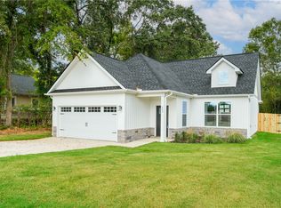 203 Blue Ridge Ave, Belton, SC 29627