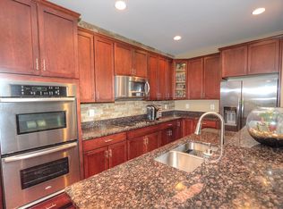 5784 Foley St, Alexandria, VA 22303