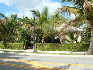 3rd image of 2835 N Flagler Dr