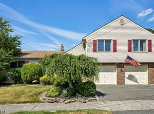 42 Daka Ct, Bloomfield Twp., NJ 07003
