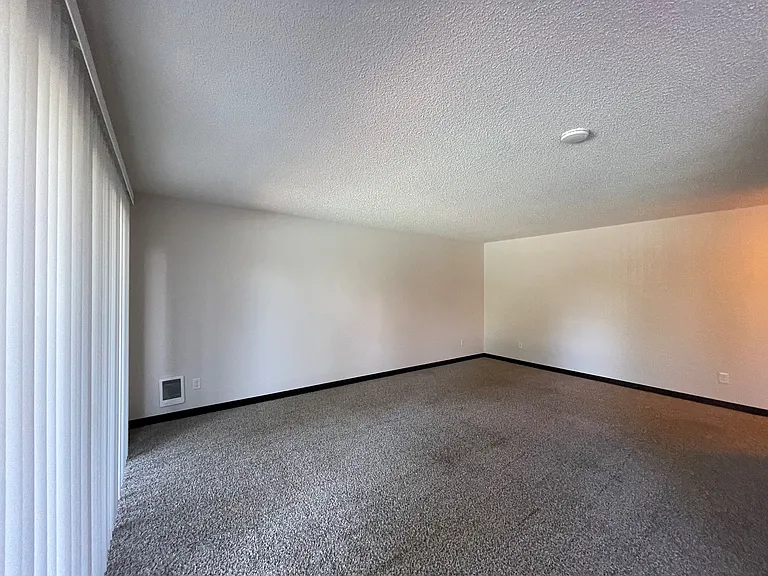 Normandy Duke Apartments — Photo 8