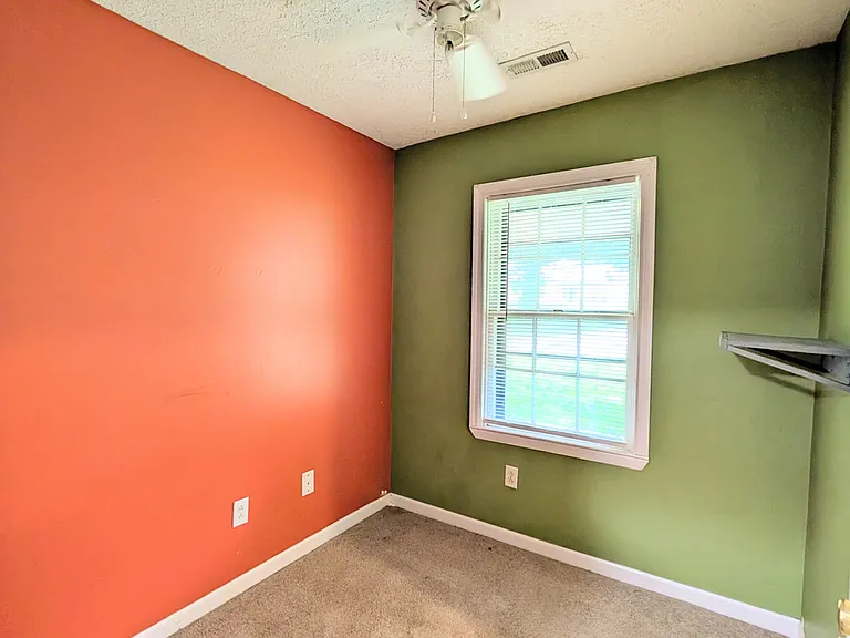 307 14th St SE — Photo 16