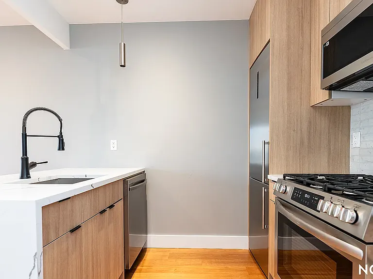 675 E 32nd St #44 — Photo 15