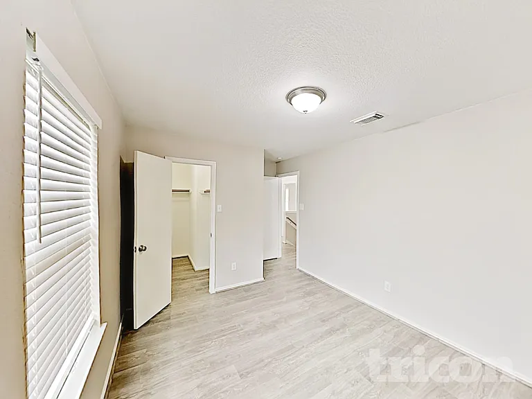 12402 Grossmount Dr — Photo 11
