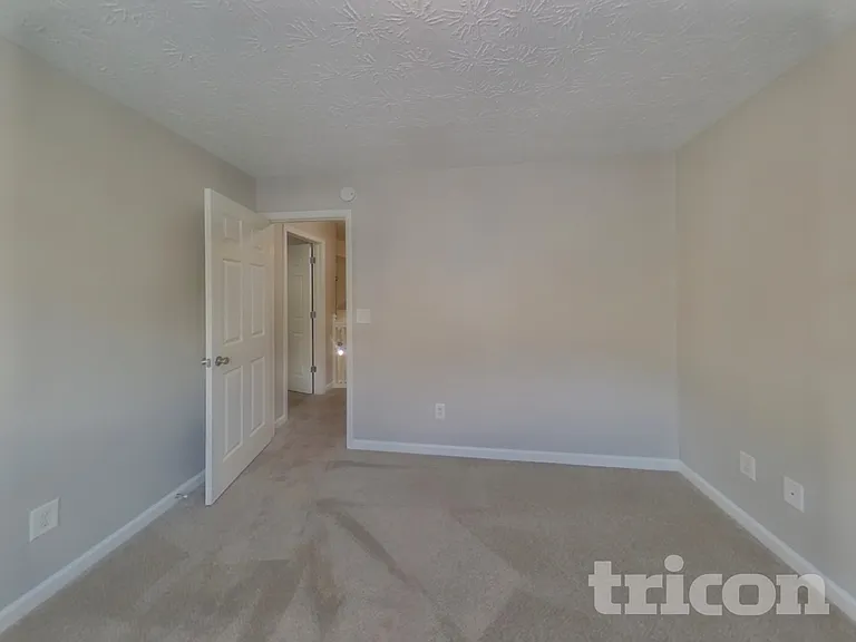 7485 Ferrara Dr — Photo 12