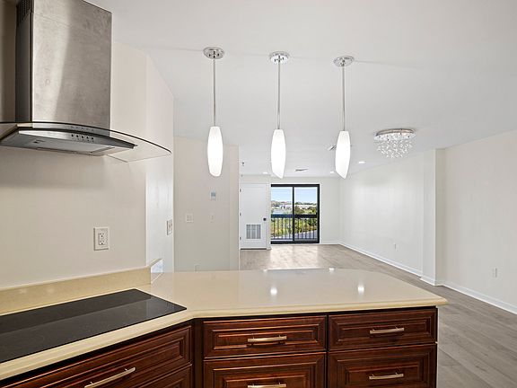 4th image of 90 Quincy Shore Dr APT 407