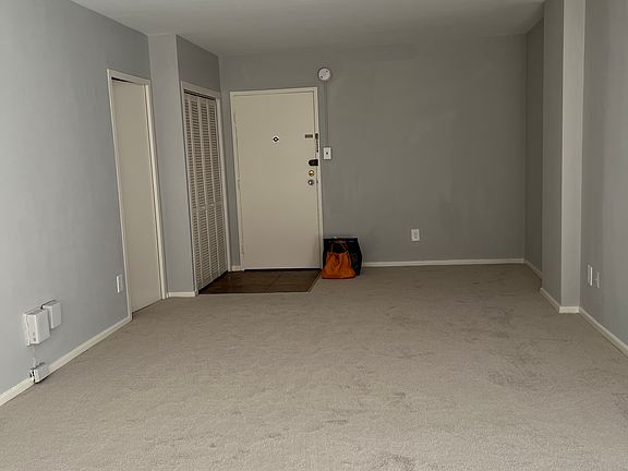 3rd image of 950 25th St NW #408S