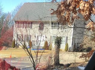 43 Clark Rd, Londonderry, NH 03053