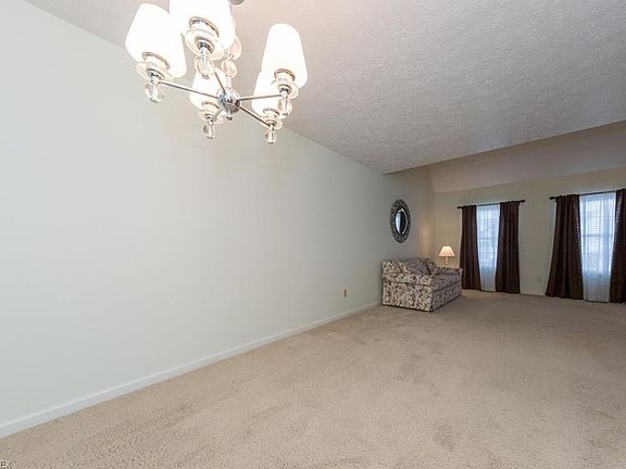 3rd image of 2865 S Tinkers Ln