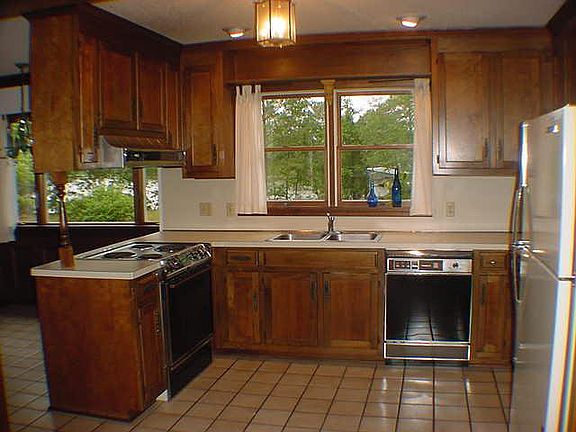 4th image of 8034 Cloister Dr