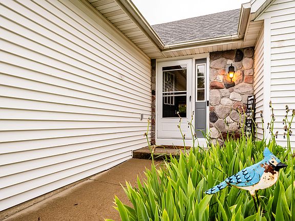 2nd image of 6515 Niagara Cir