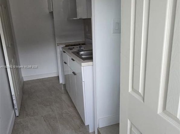 3405 NW 176th Ter