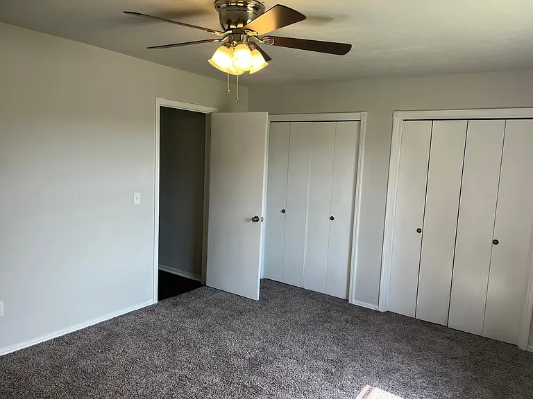 801 Wendy Ln — Photo 9