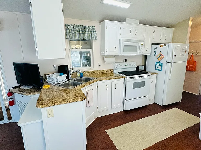 7125 Fruitville Rd #70 — Photo 4