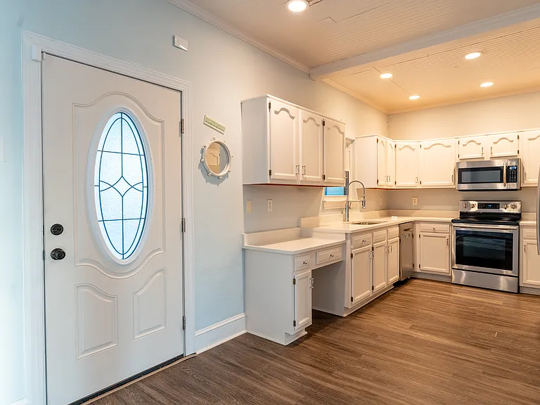 909 Miller Ave #B — Photo 11