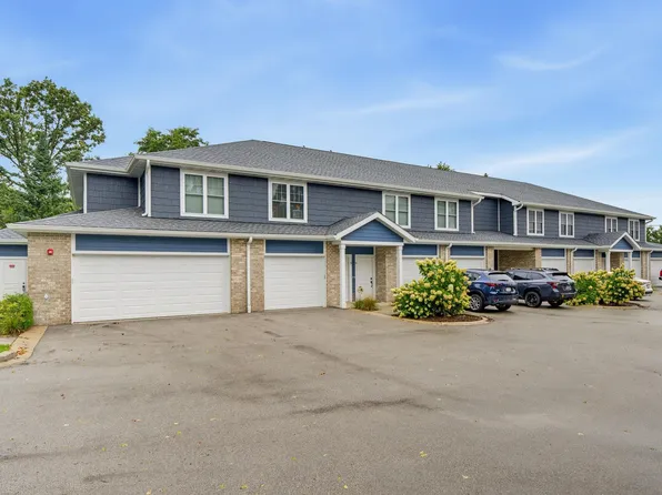 2709 Silvernail Rd, Waukesha, WI 53186